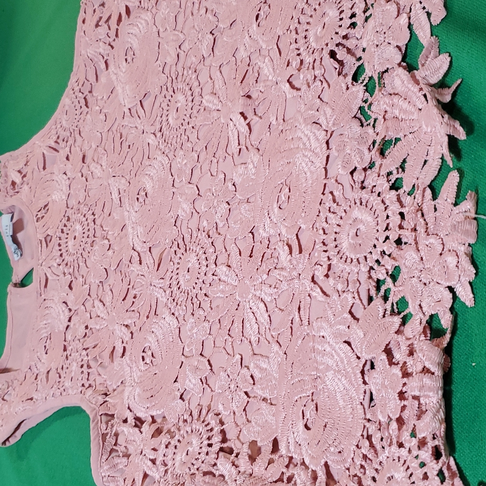 Iris size medium pink embroidered tank top - Picture 3 of 12